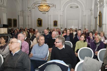 Voller Saal in der Gemeinnützigen