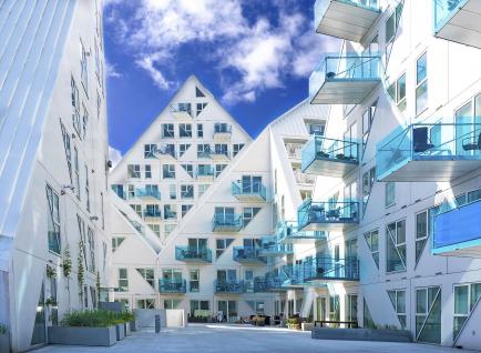 Iceberg houses