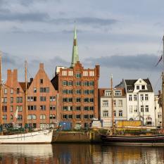 Oldtimer vor dem Mannspeicher