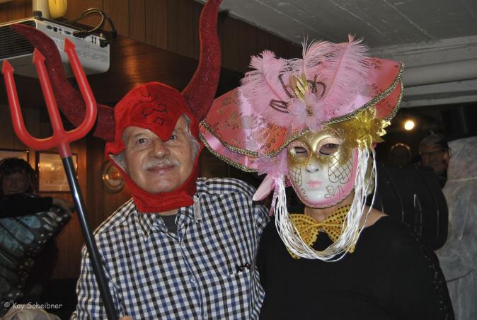 Teufel und Maske